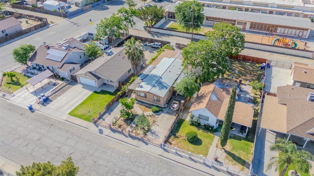 Image 3 of property listing at 108 W Merced Street, Avenal, CA 93204