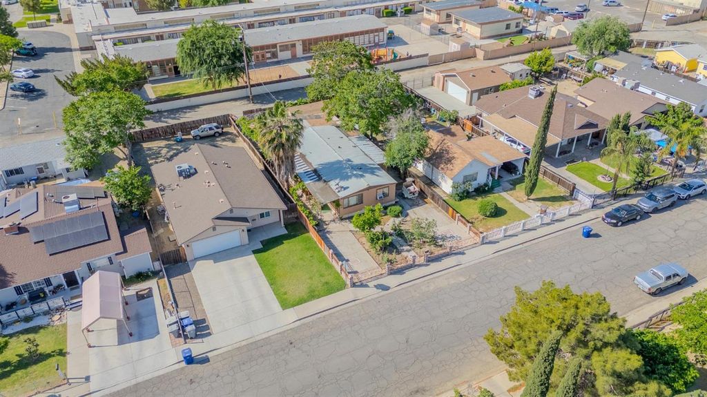 Image 4 of property listing at 108 W Merced Street, Avenal, CA 93204