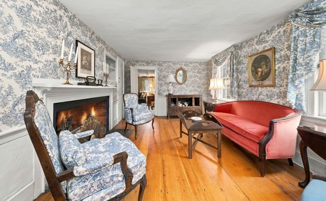 102 Central St, Hingham, MA 02043
