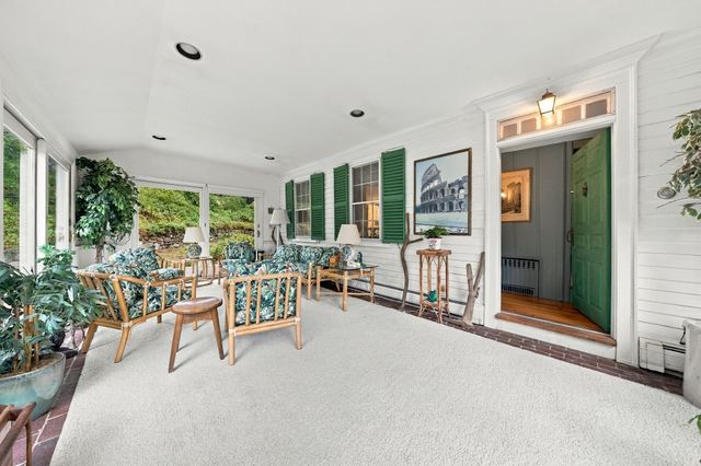102 Central St, Hingham, MA 02043
