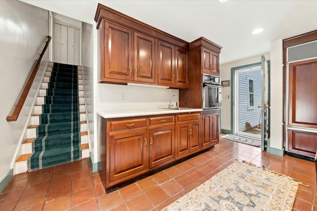 102 Central St, Hingham, MA 02043
