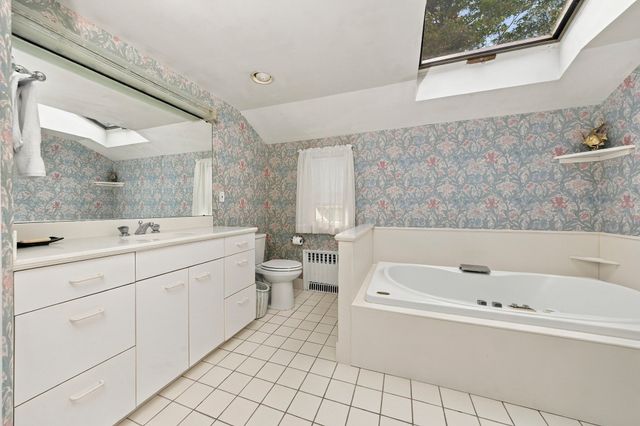 102 Central St, Hingham, MA 02043