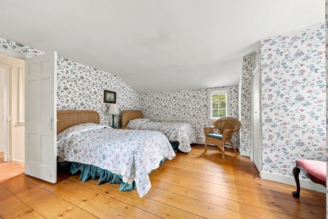 102 Central St, Hingham, MA 02043
