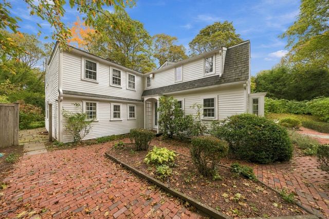 102 Central St, Hingham, MA 02043