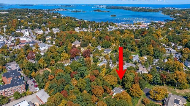 102 Central St, Hingham, MA 02043