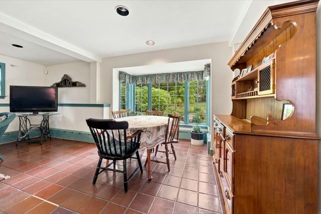 102 Central St, Hingham, MA 02043