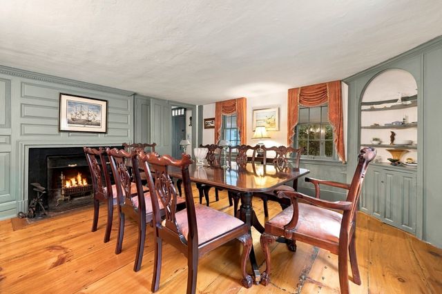102 Central St, Hingham, MA 02043