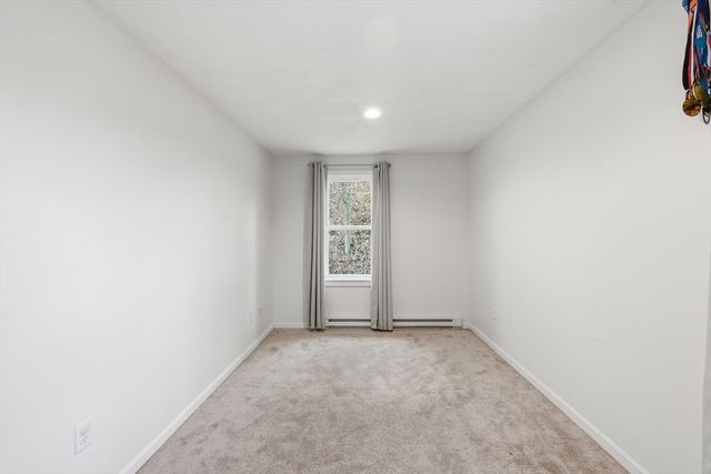 5 Swan Ave B, Worcester, MA 01602