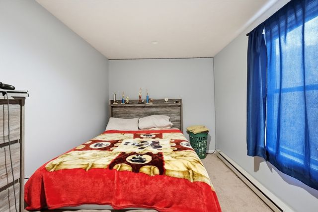 5 Swan Ave B, Worcester, MA 01602