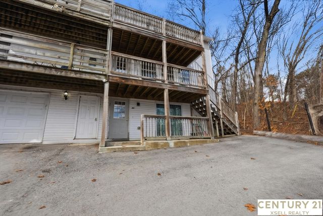 5 Swan Ave B, Worcester, MA 01602