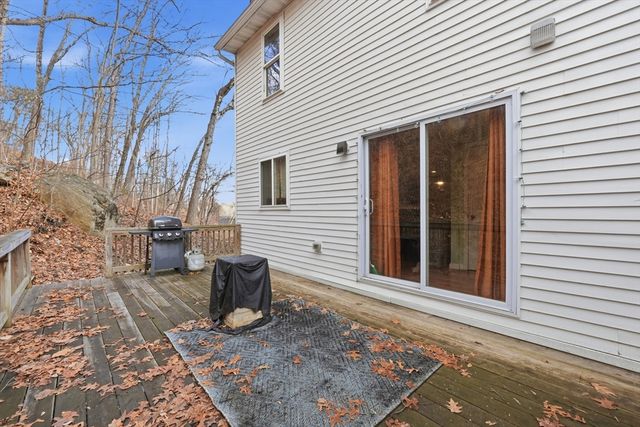 5 Swan Ave B, Worcester, MA 01602