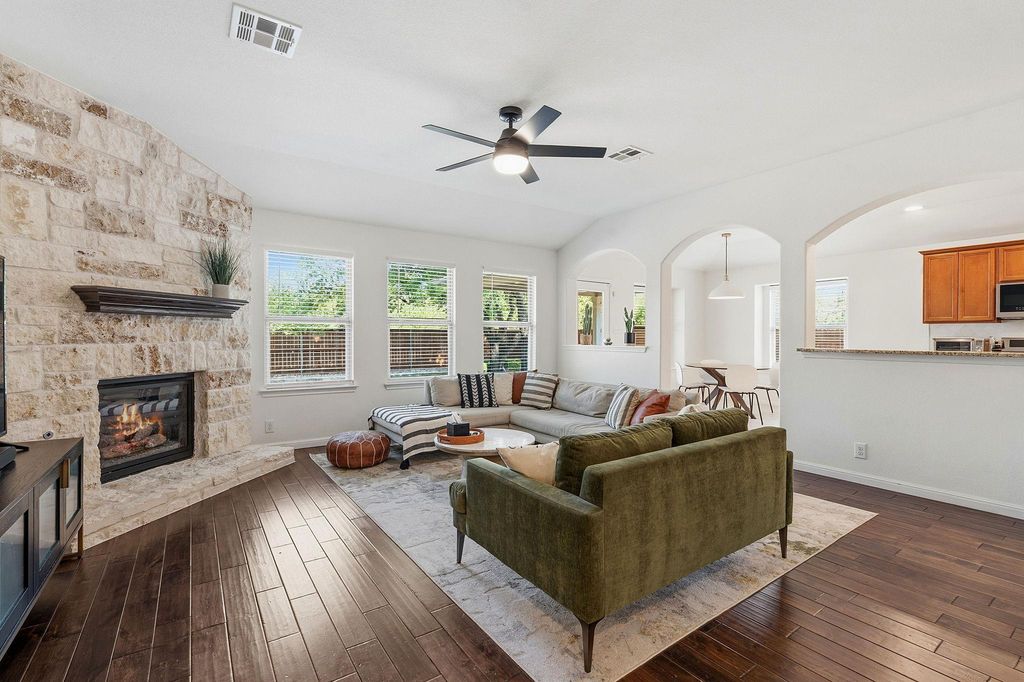 120 Florenz LN, Georgetown, TX 78628