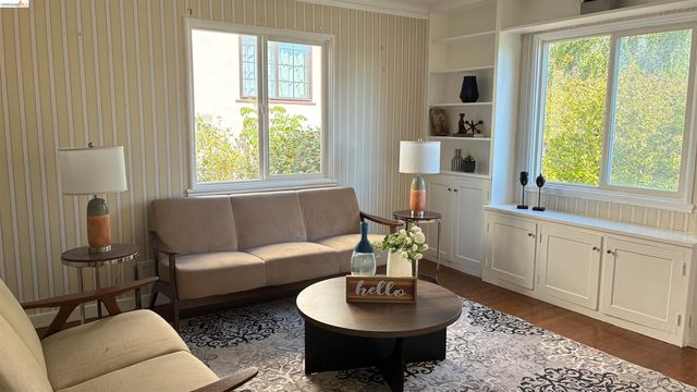 135 Alta Rd, Oakland, CA 94618