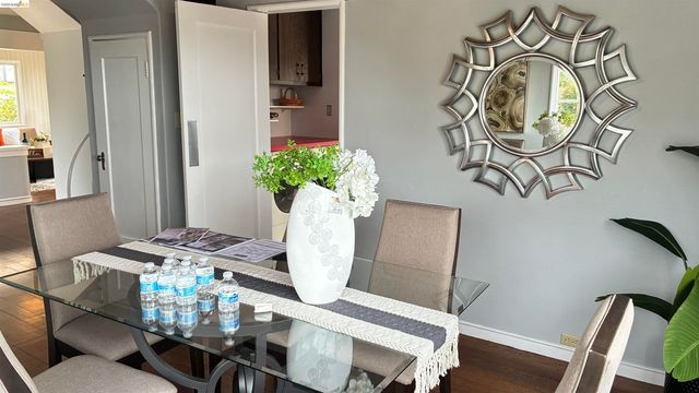 135 Alta Rd, Oakland, CA 94618