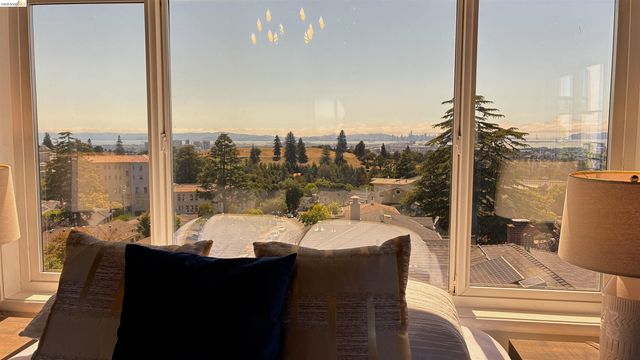 135 Alta Rd, Oakland, CA 94618