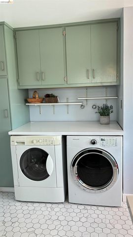 135 Alta Rd, Oakland, CA 94618