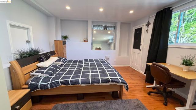 135 Alta Rd, Oakland, CA 94618