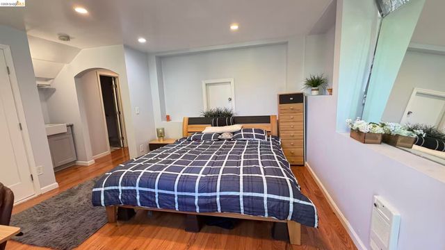 135 Alta Rd, Oakland, CA 94618