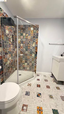 135 Alta Rd, Oakland, CA 94618