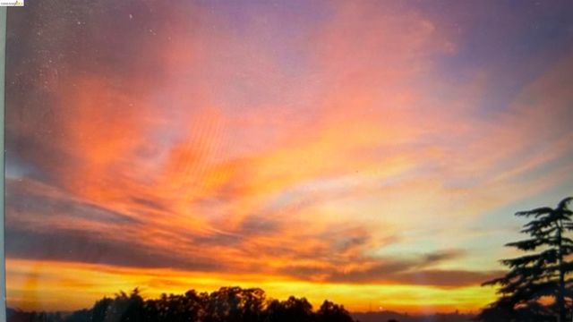 135 Alta Rd, Oakland, CA 94618