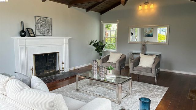 135 Alta Rd, Oakland, CA 94618