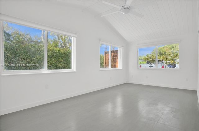 7030 SW 58th St, Miami, FL 33143