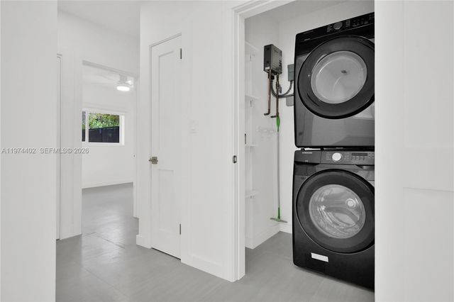 7030 SW 58th St, Miami, FL 33143