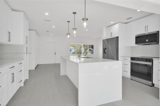 7030 SW 58th St, Miami, FL 33143