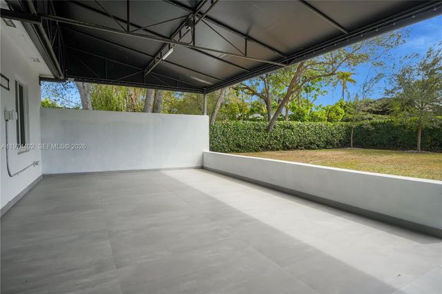 7030 SW 58th St, Miami, FL 33143