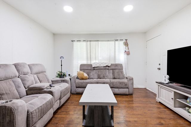 1306 Stone Drive, Irving, TX 75061