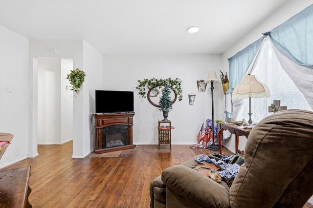 1306 Stone Drive, Irving, TX 75061