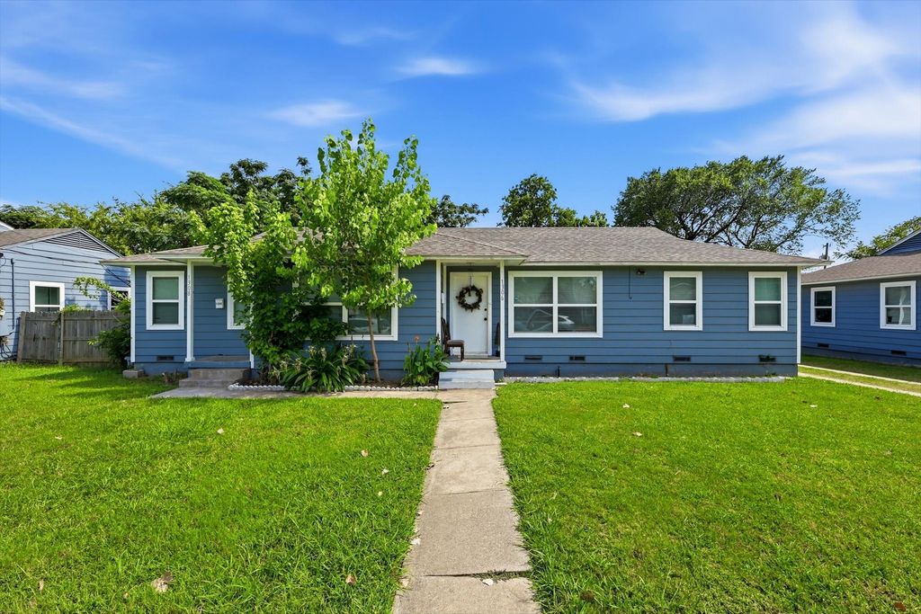 1306 Stone Drive, Irving, TX 75061