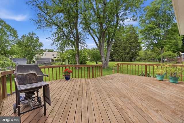 81 CHEROKEE RD, Doylestown, PA 18901