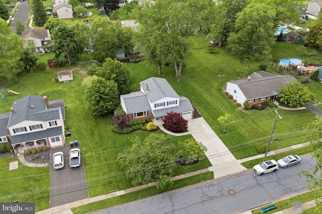 81 CHEROKEE RD, Doylestown, PA 18901
