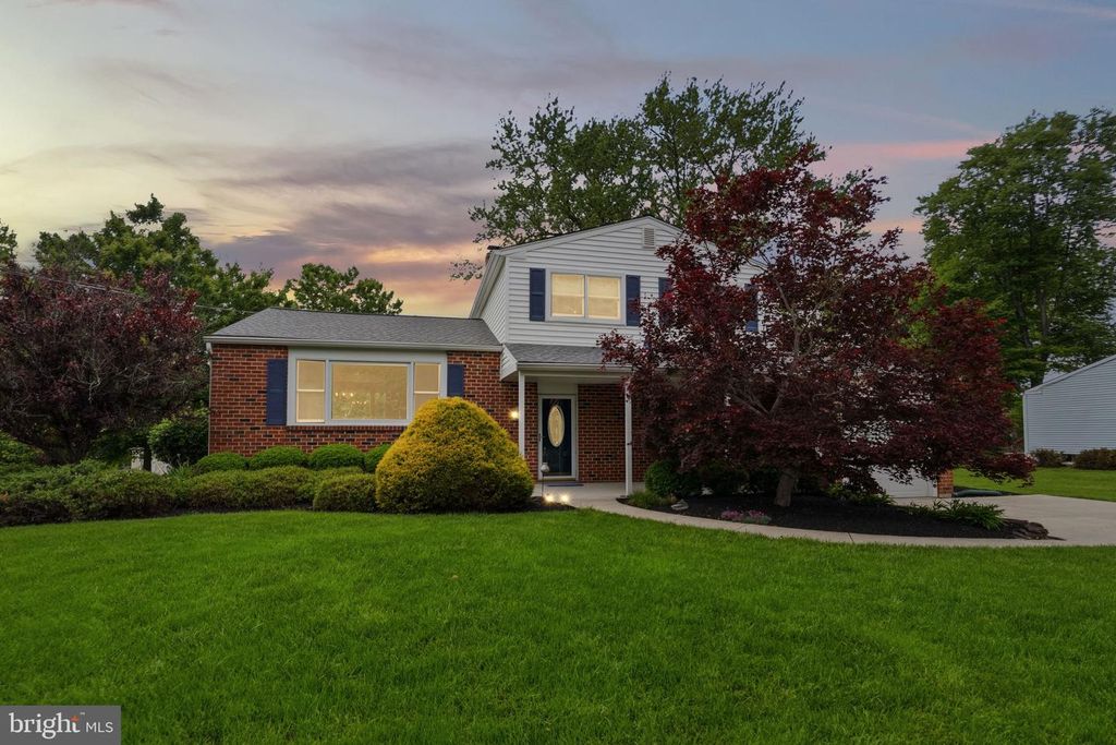 81 CHEROKEE RD, Doylestown, PA 18901