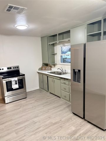 505 W 5th Street, Skiatook, OK 74070