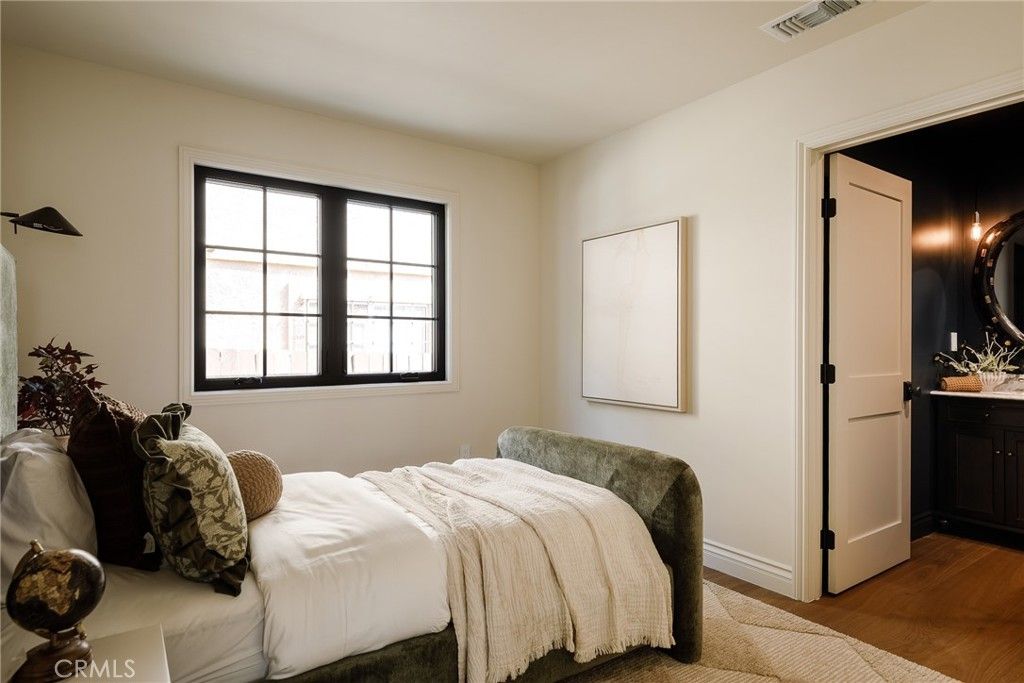 Image 17 of property listing at 3144 Atwater, Los Angeles, CA 90039