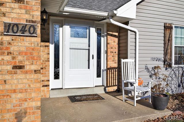 1040 Apricot Drive, St Charles, MO 63301