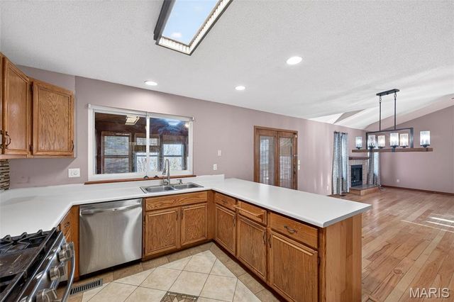 1040 Apricot Drive, St Charles, MO 63301