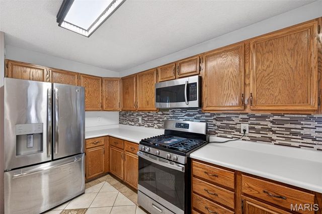 1040 Apricot Drive, St Charles, MO 63301