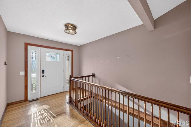 1040 Apricot Drive, St Charles, MO 63301