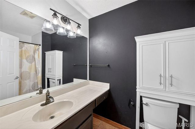 1040 Apricot Drive, St Charles, MO 63301