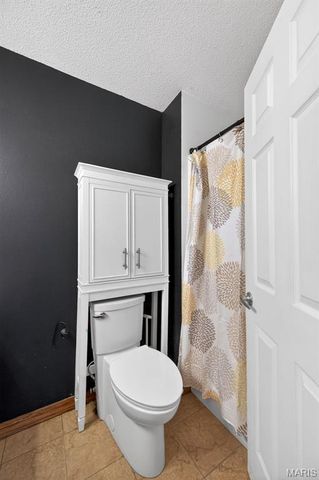 1040 Apricot Drive, St Charles, MO 63301