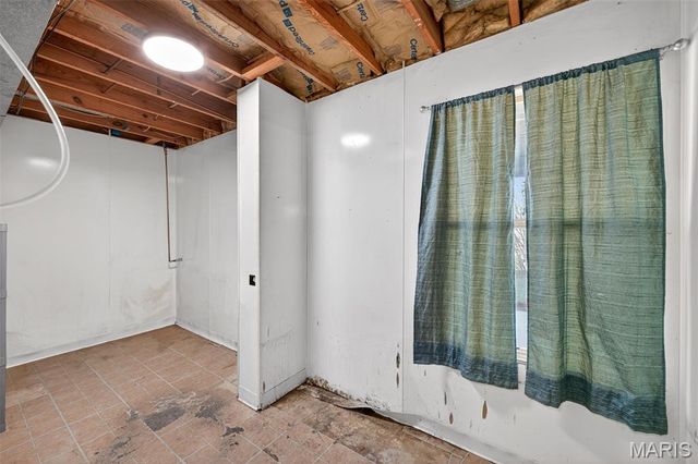 1040 Apricot Drive, St Charles, MO 63301