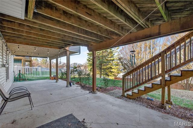 1040 Apricot Drive, St Charles, MO 63301