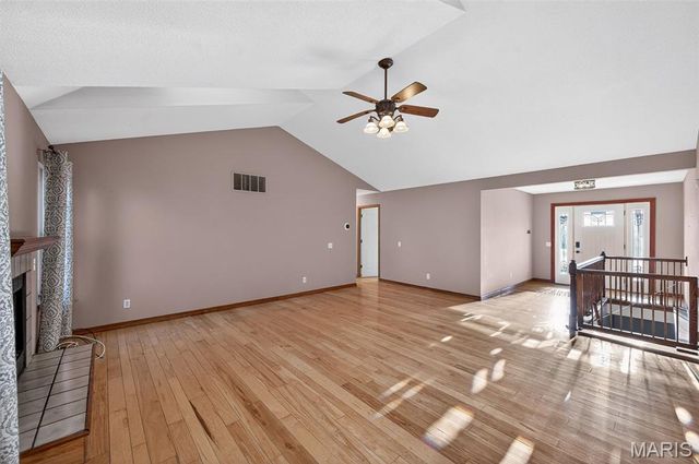 1040 Apricot Drive, St Charles, MO 63301