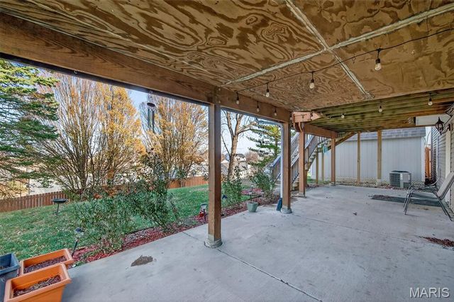 1040 Apricot Drive, St Charles, MO 63301