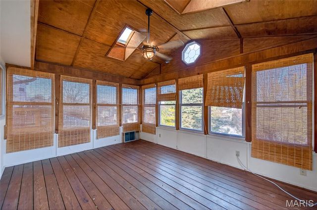 1040 Apricot Drive, St Charles, MO 63301