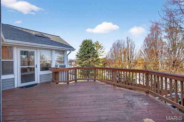 1040 Apricot Drive, St Charles, MO 63301