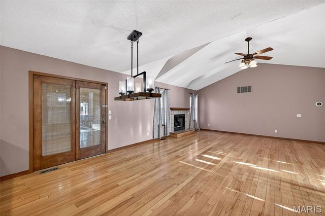 1040 Apricot Drive, St Charles, MO 63301